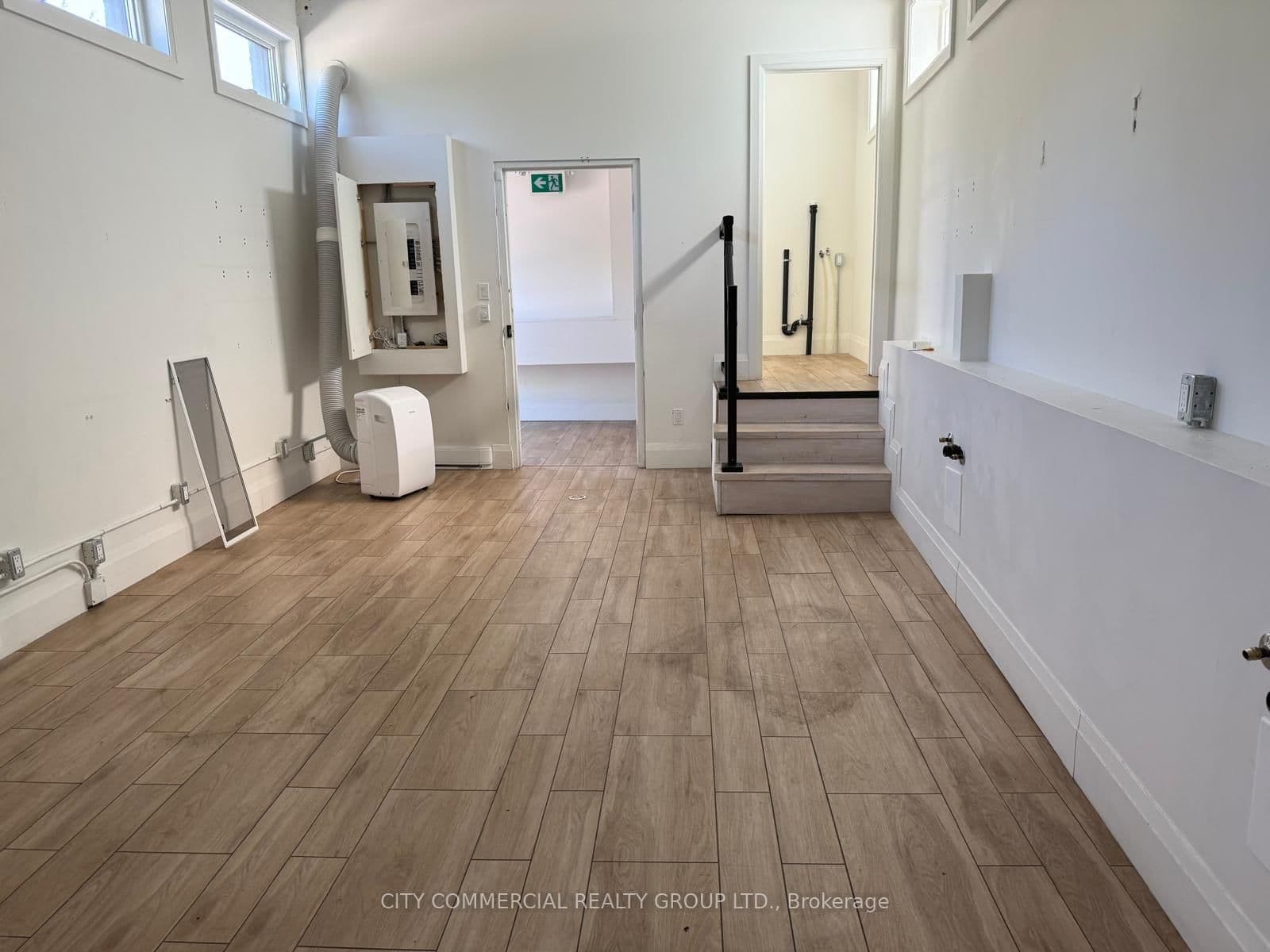 2535 Dundas Street W, Unit Unit 2 thumbnail 2