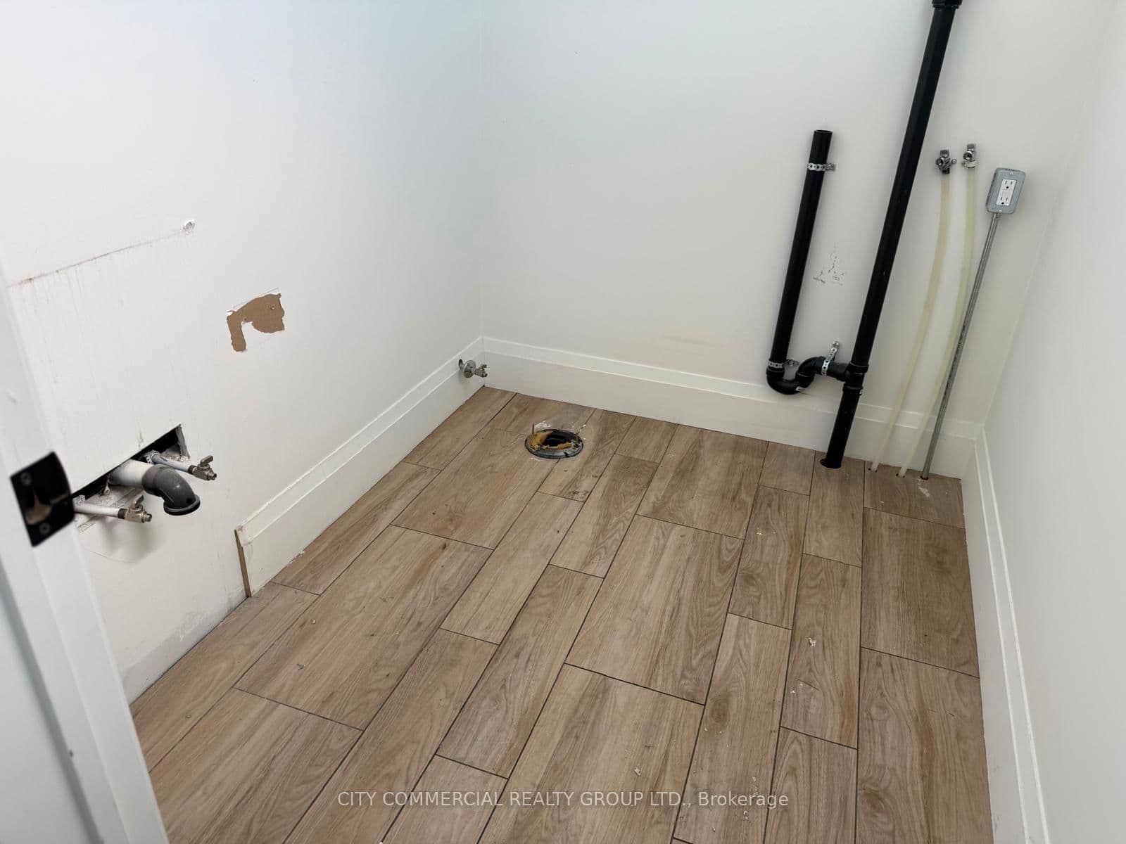 2535 Dundas Street W, Unit Unit 2 thumbnail 4