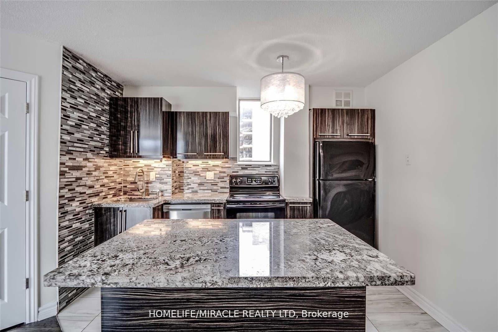 95 Lombard Street, Unit 605 thumbnail 12