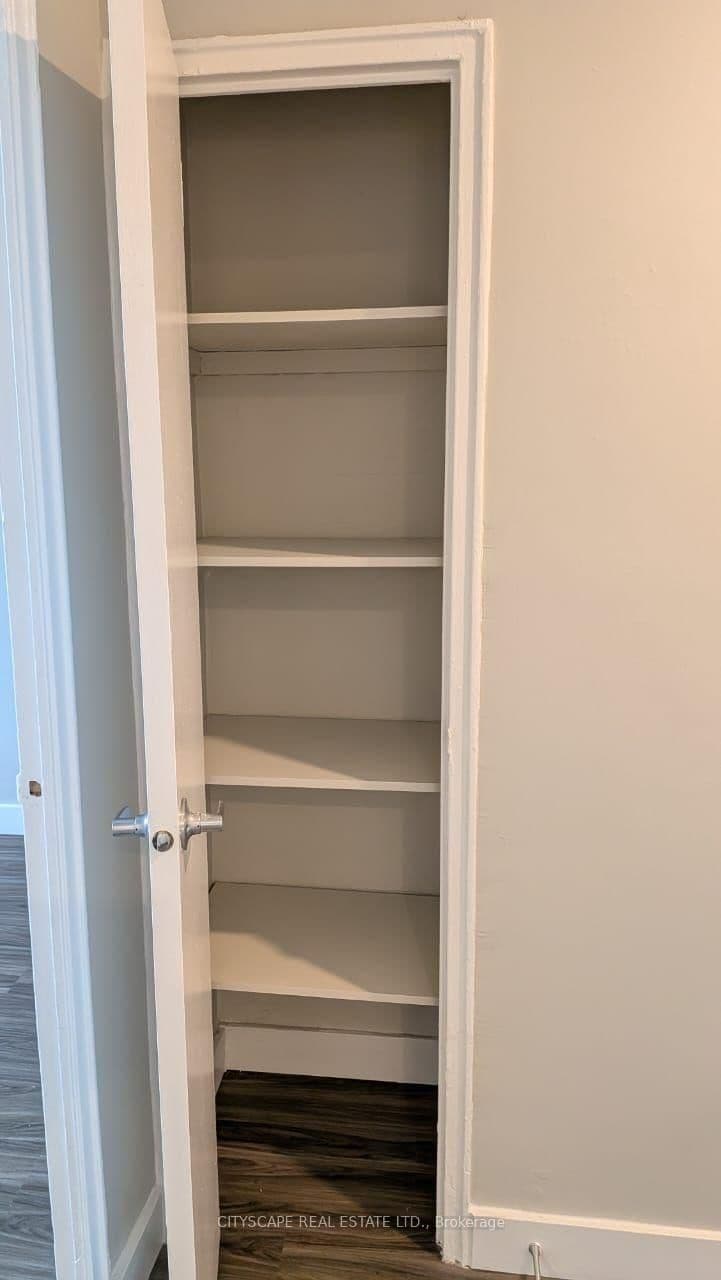85 Wellesley Street E, Unit 909 thumbnail 6