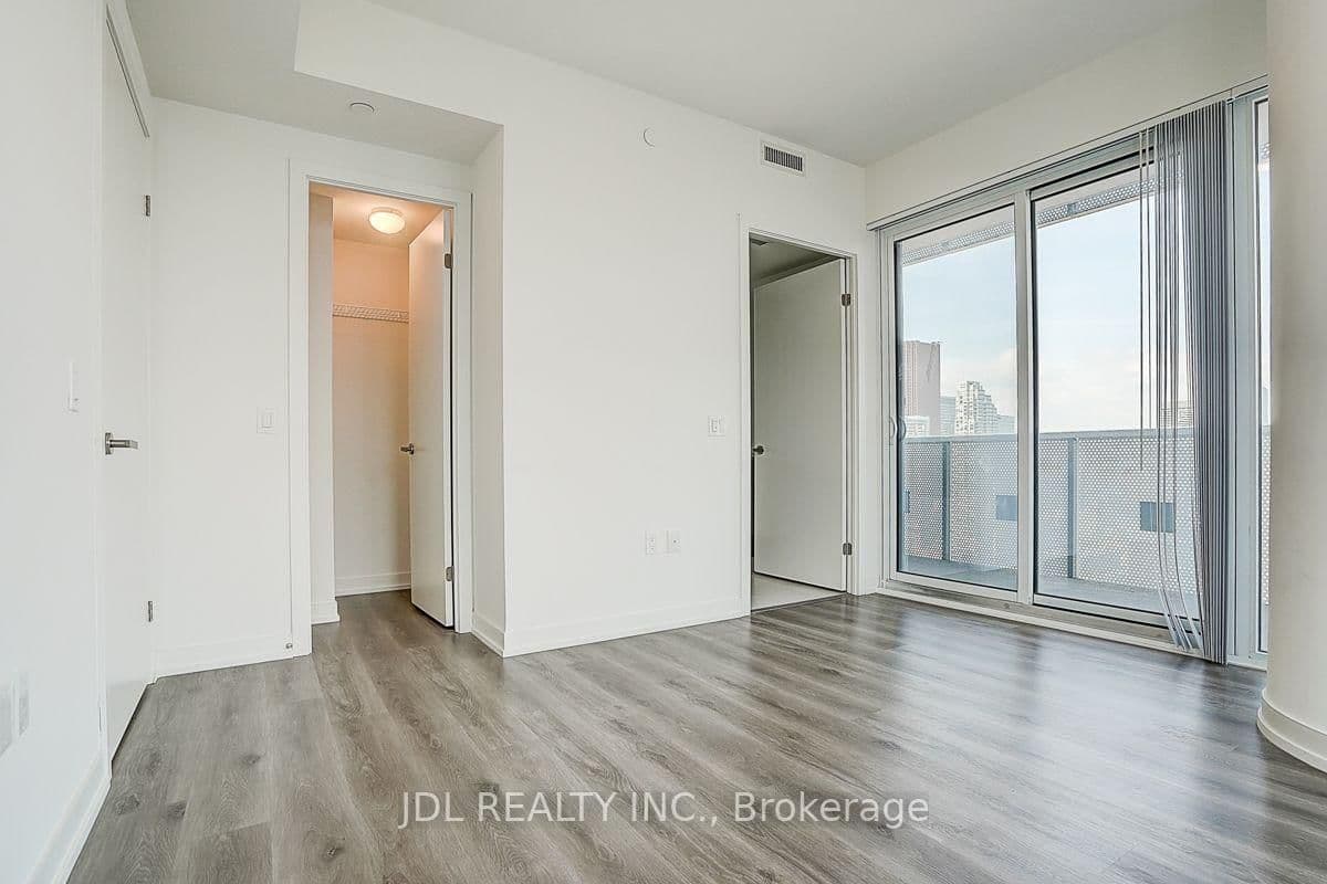 138 Downes Street, Unit 5103 thumbnail 19