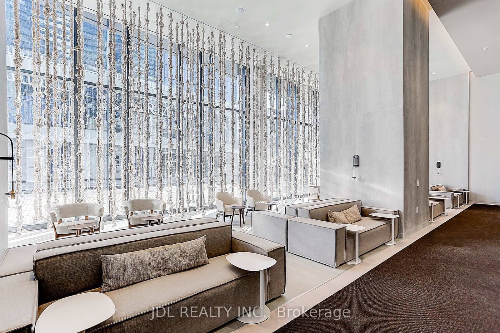 138 Downes Street, Unit 5103 thumbnail 2