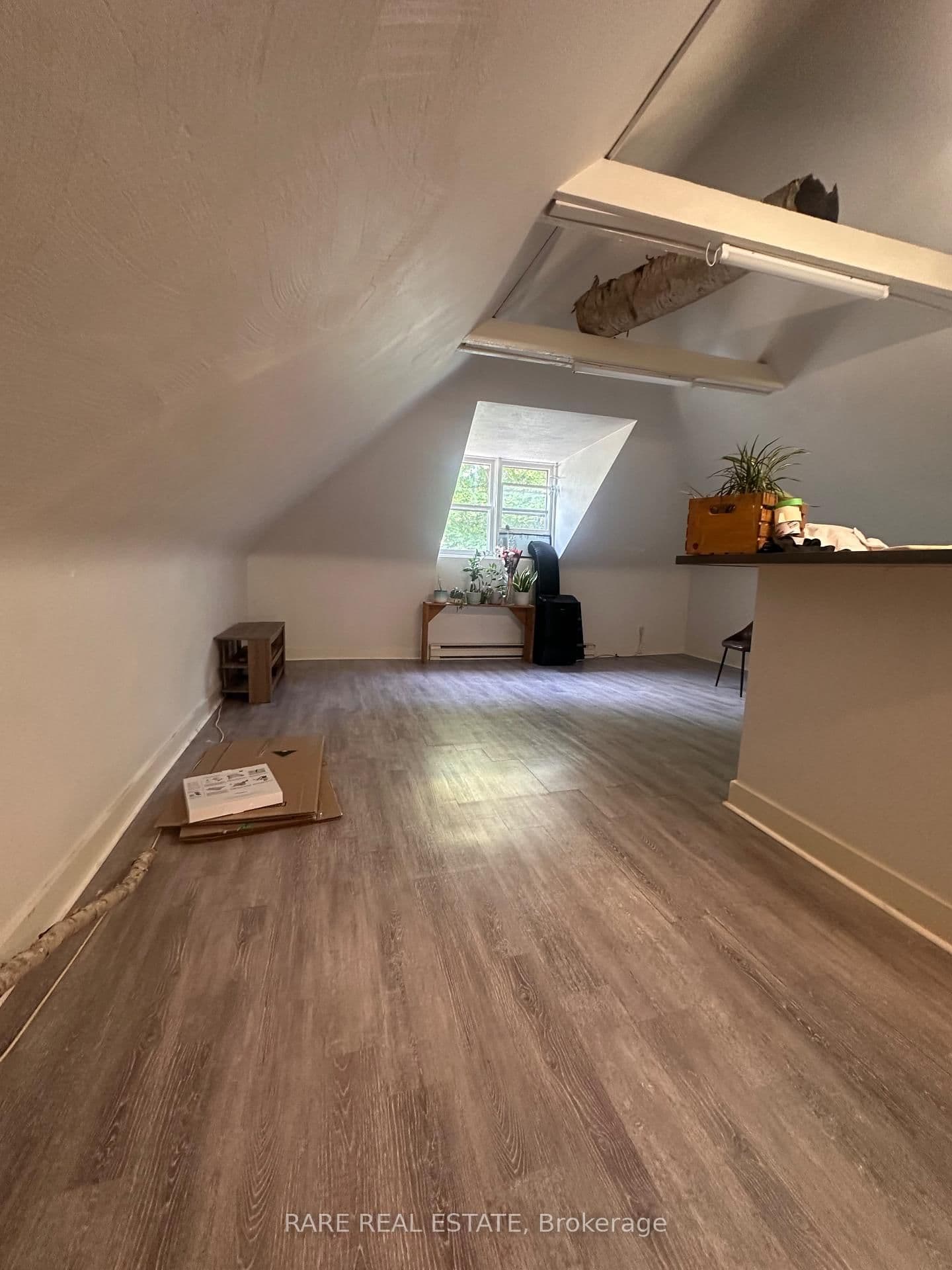 737 Avenue Road, Unit 3 thumbnail 2