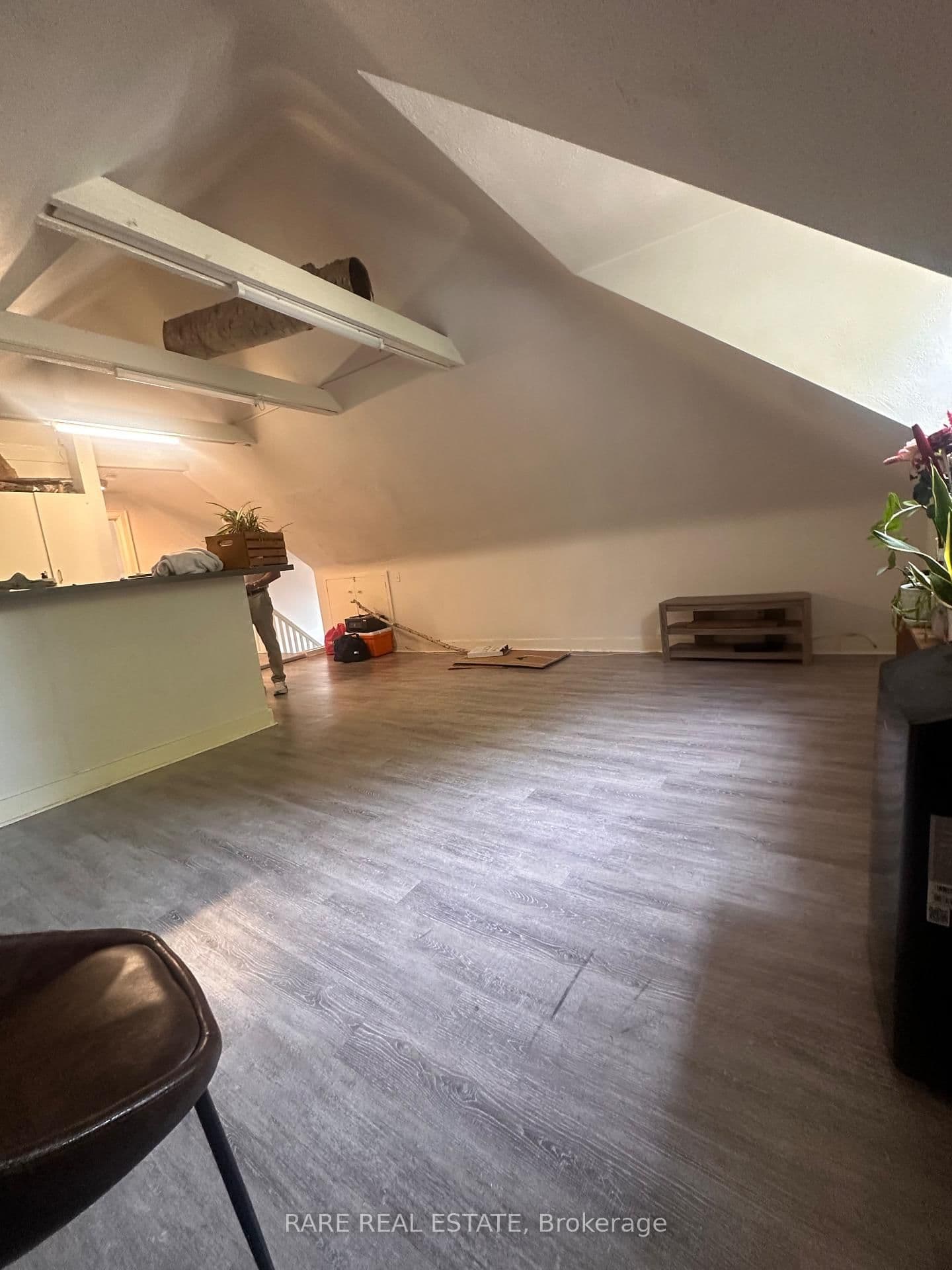 737 Avenue Road, Unit 3 thumbnail 3