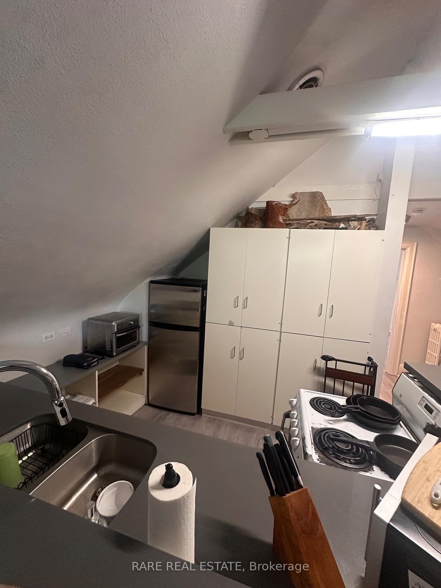 737 Avenue Road, Unit 3 thumbnail 5