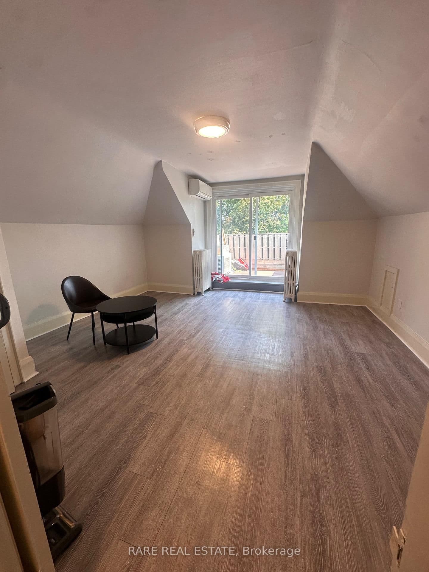 737 Avenue Road, Unit 3 thumbnail 6