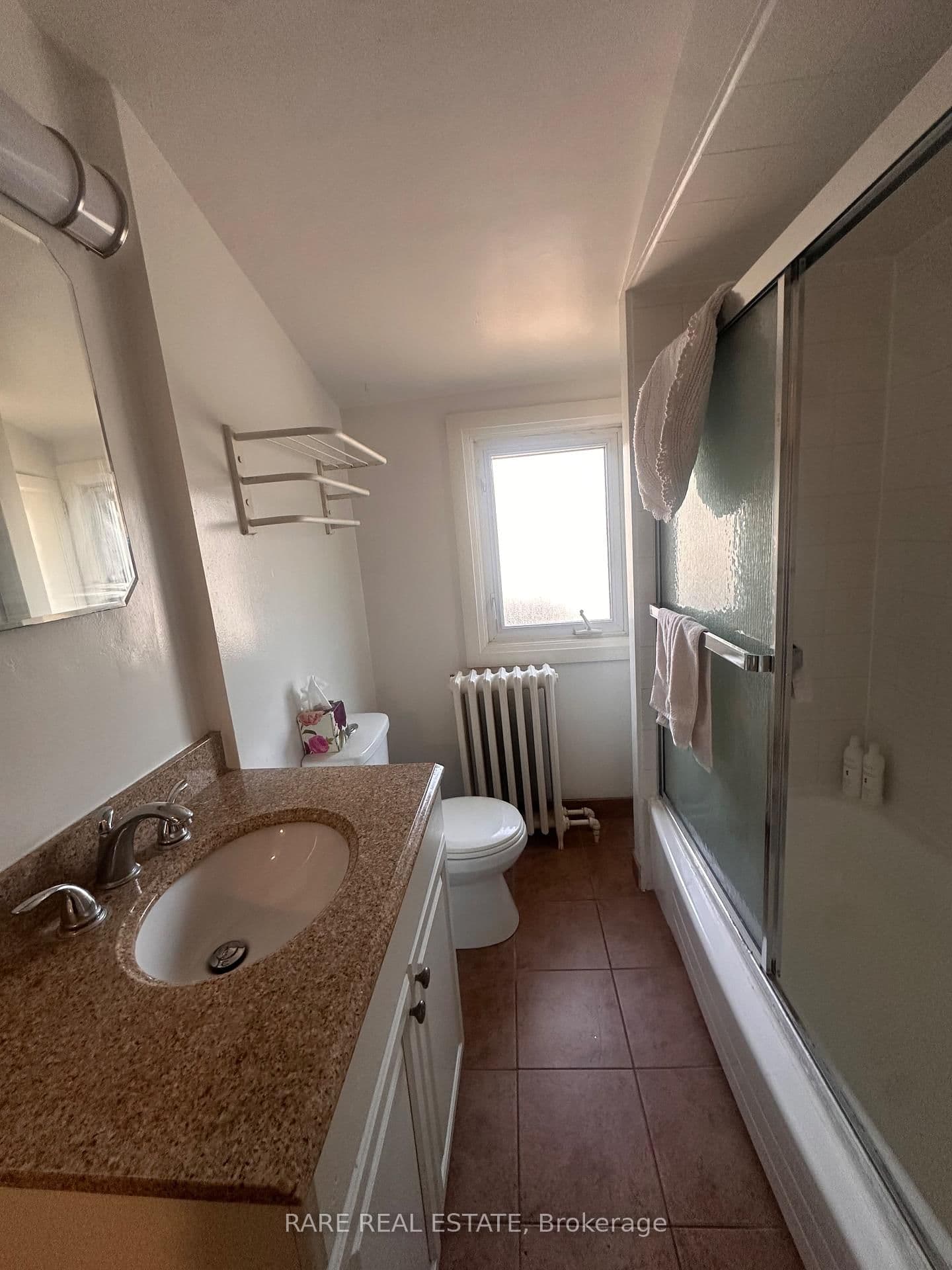 737 Avenue Road, Unit 3 thumbnail 9