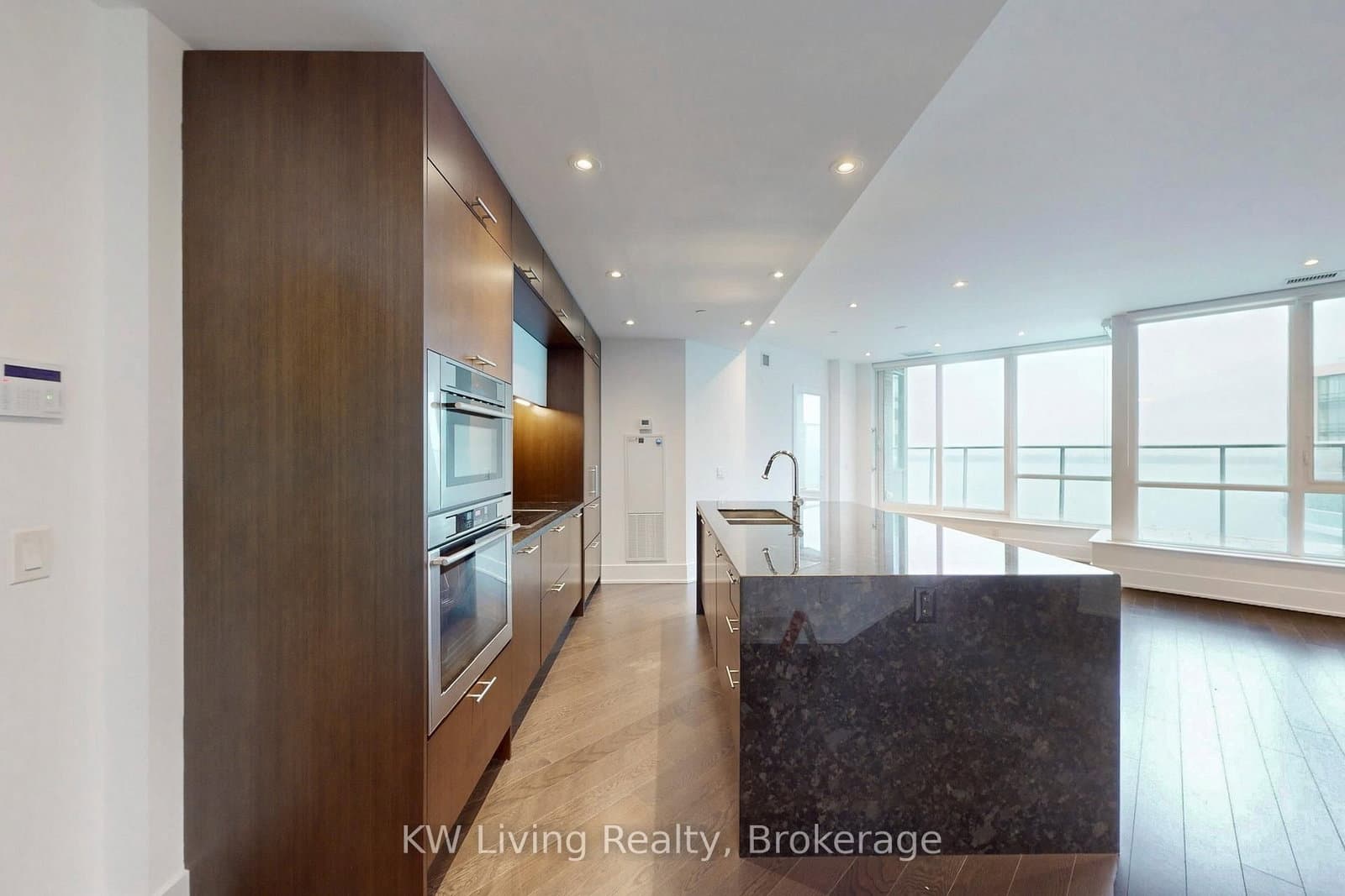 1 Edgewater Drive, Unit GPH 12 thumbnail 23