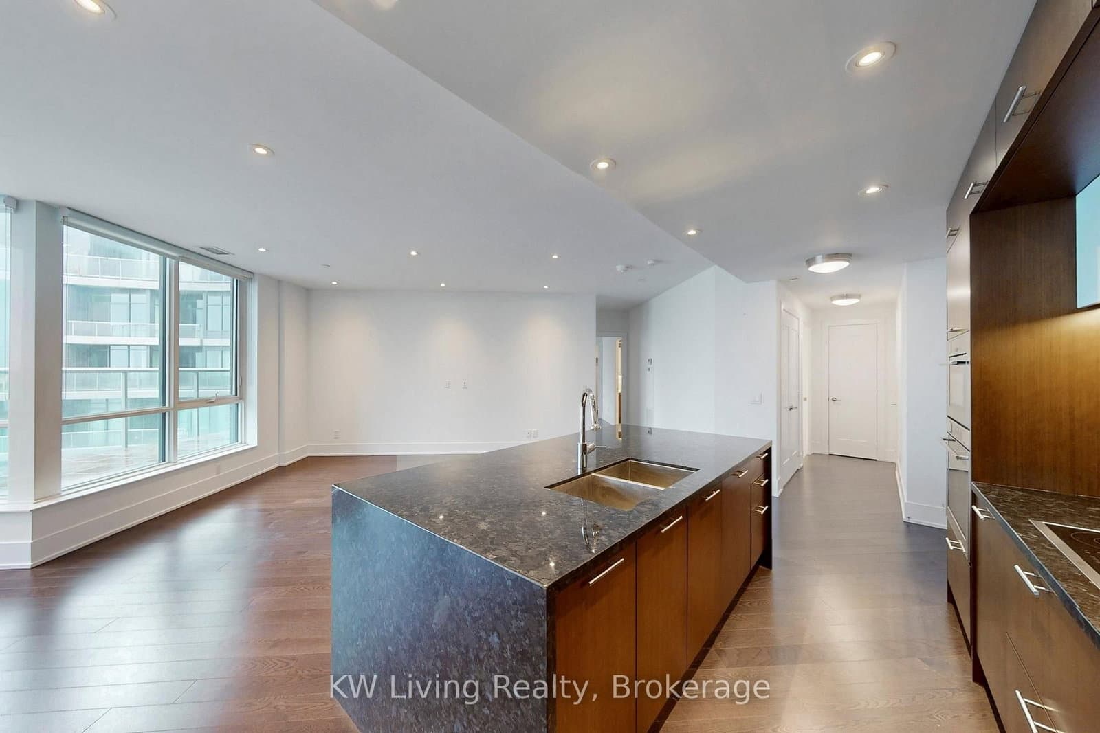 1 Edgewater Drive, Unit GPH 12 thumbnail 24