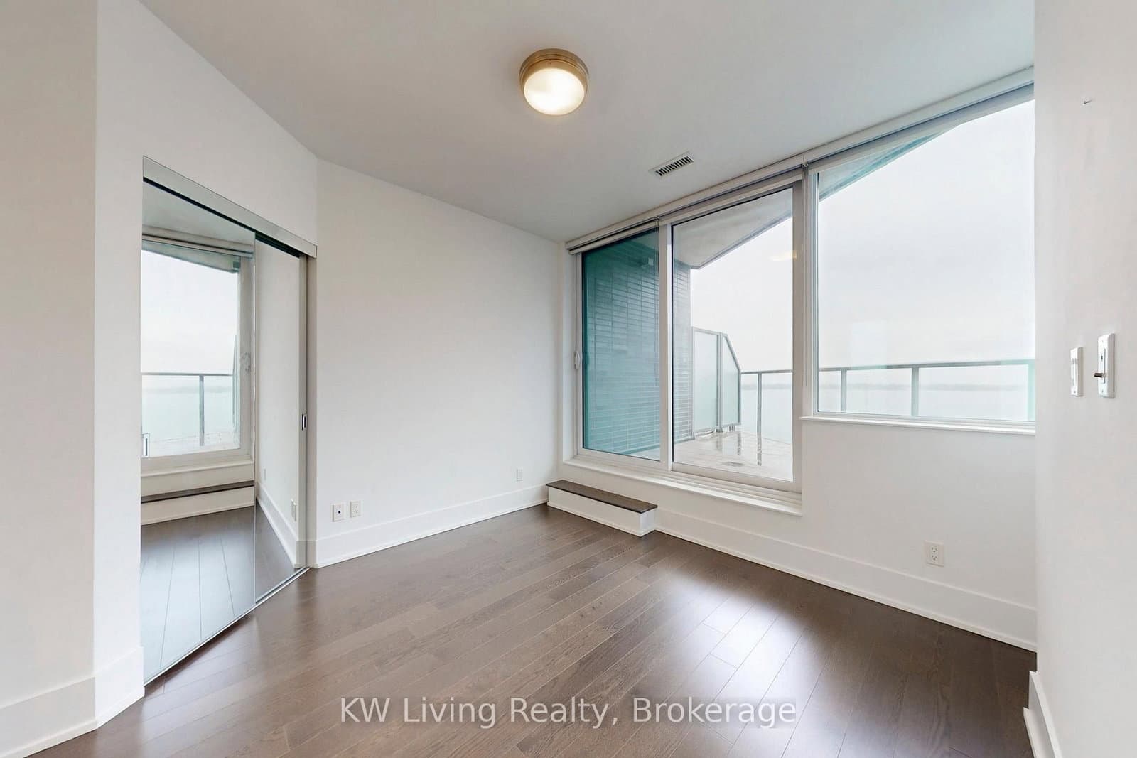 1 Edgewater Drive, Unit GPH 12 thumbnail 35