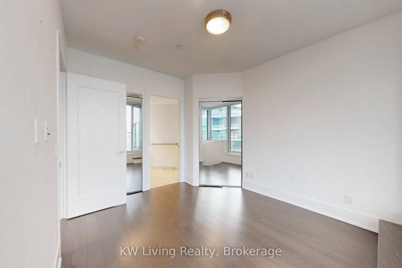 1 Edgewater Drive, Unit GPH 12 thumbnail 36