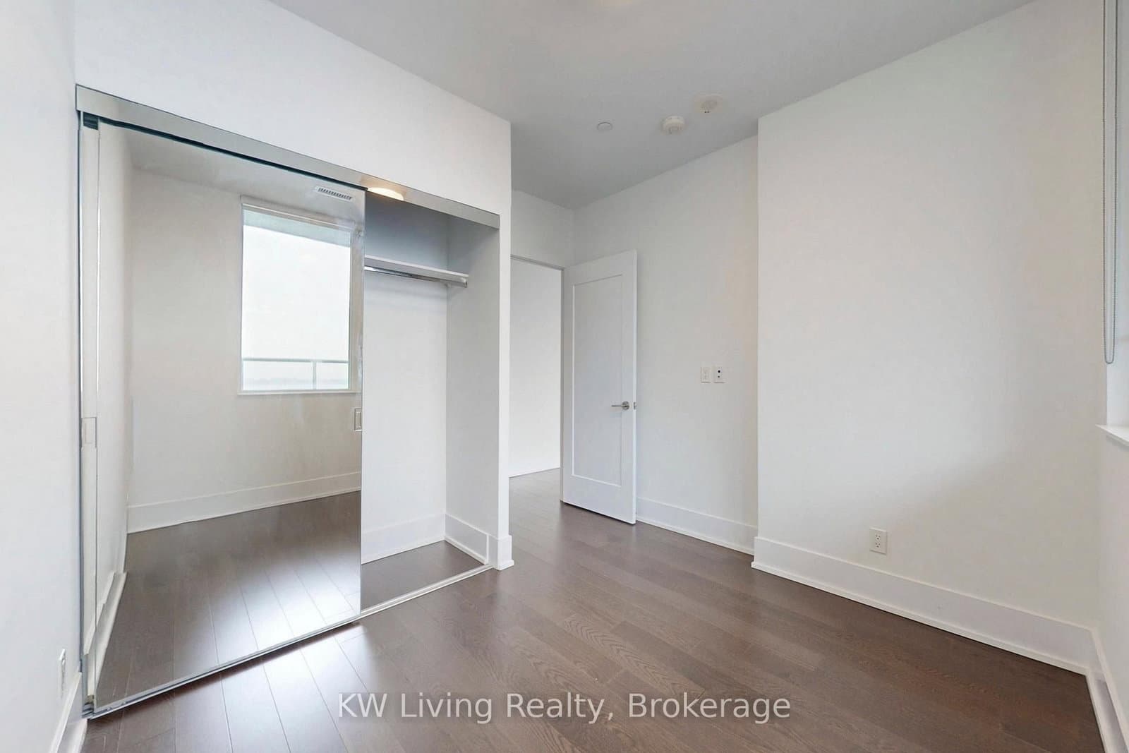 1 Edgewater Drive, Unit GPH 12 thumbnail 39
