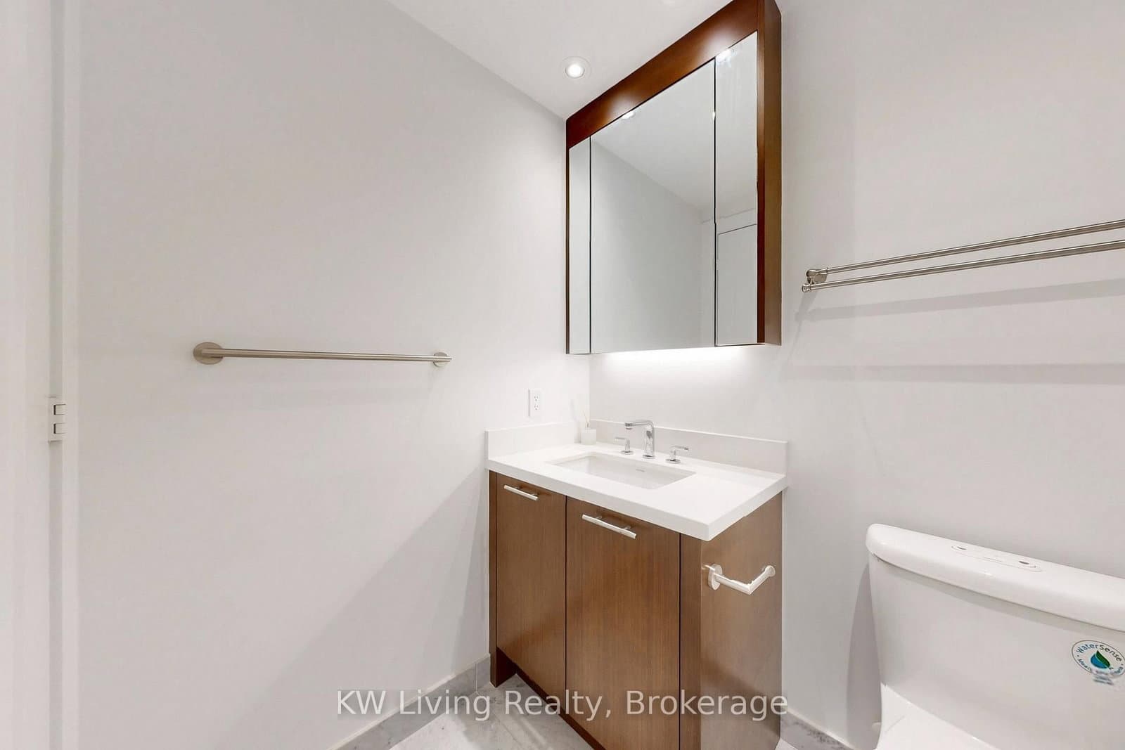 1 Edgewater Drive, Unit GPH 12 thumbnail 40