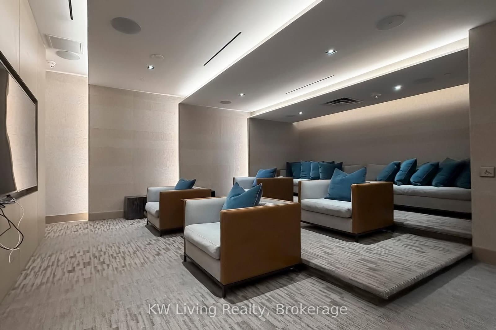 1 Edgewater Drive, Unit GPH 12 thumbnail 46