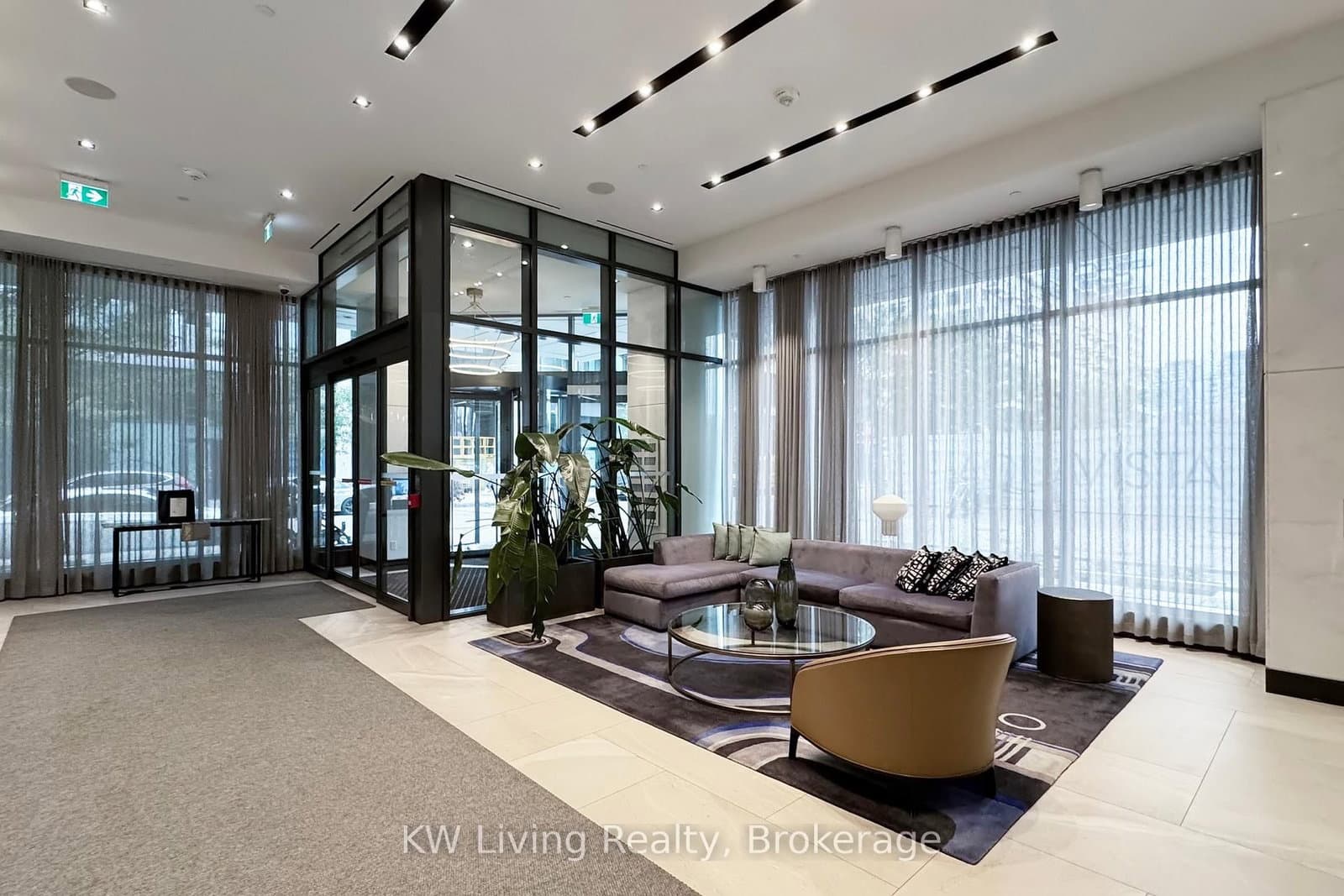 1 Edgewater Drive, Unit GPH 12 thumbnail 6