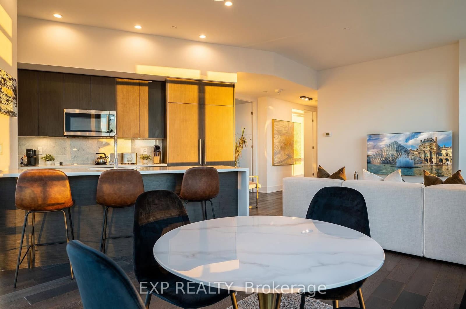 38 Iannuzzi Street, Unit PH03 thumbnail 11