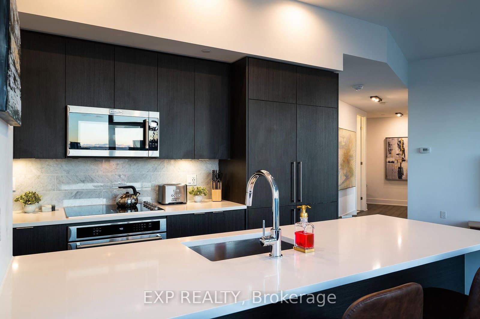 38 Iannuzzi Street, Unit PH03 thumbnail 13