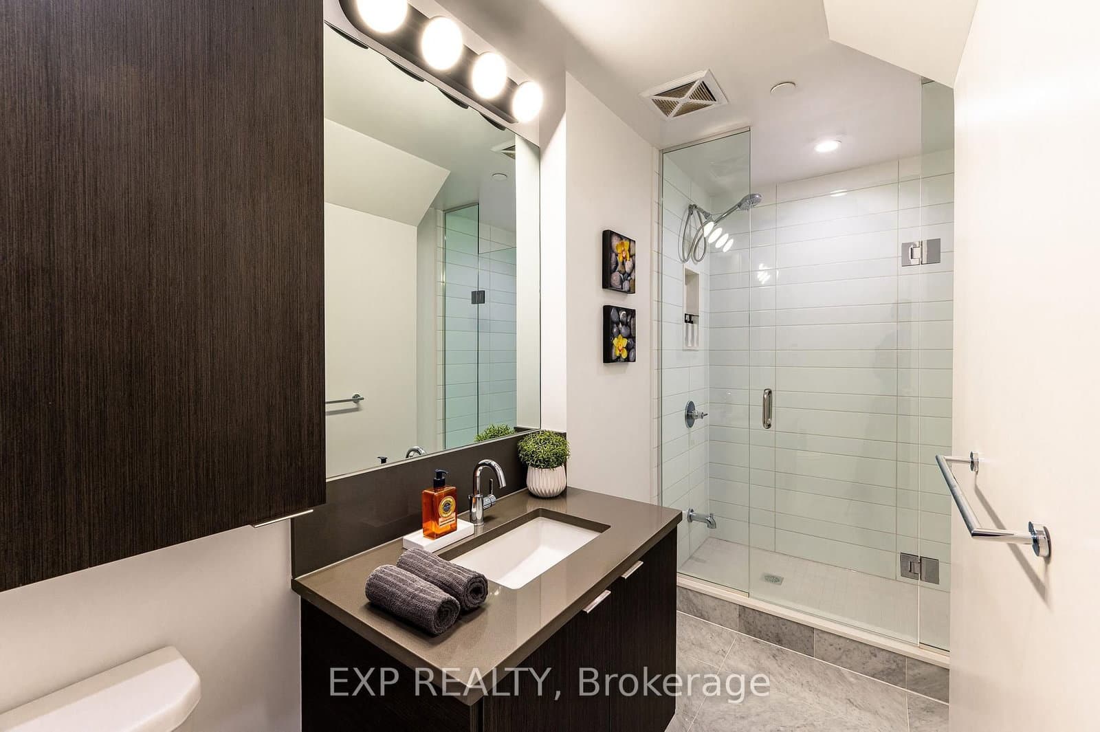 38 Iannuzzi Street, Unit PH03 thumbnail 18