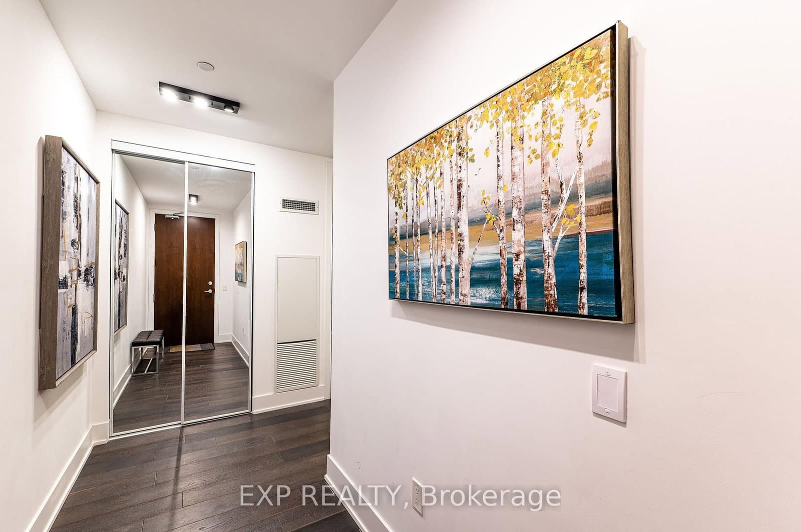 38 Iannuzzi Street, Unit PH03 thumbnail 4