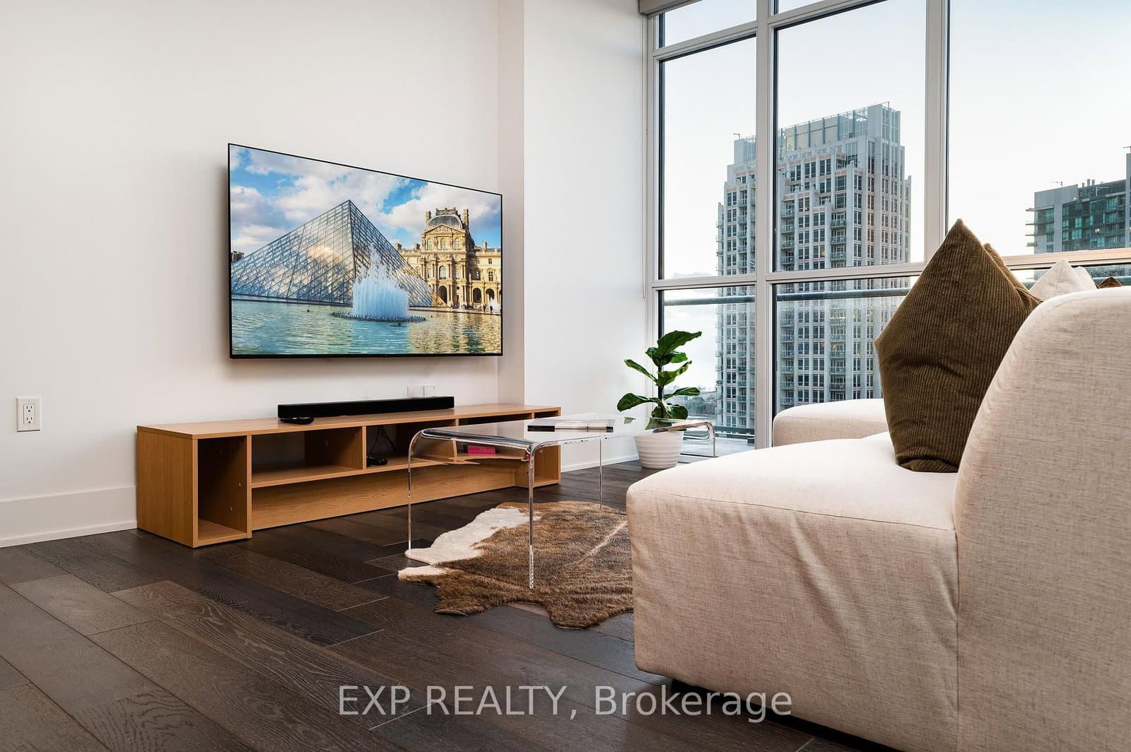 38 Iannuzzi Street, Unit PH03 thumbnail 7