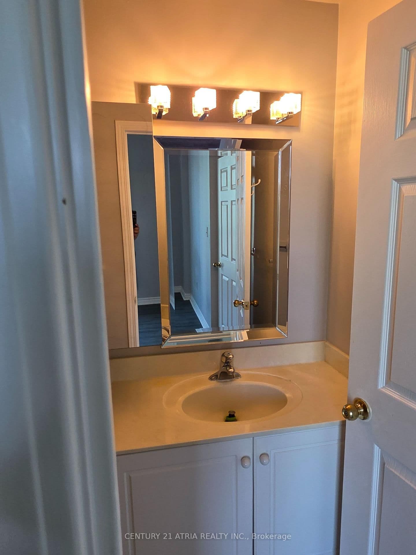 7 Lorraine Drive, Unit 2502 thumbnail 8