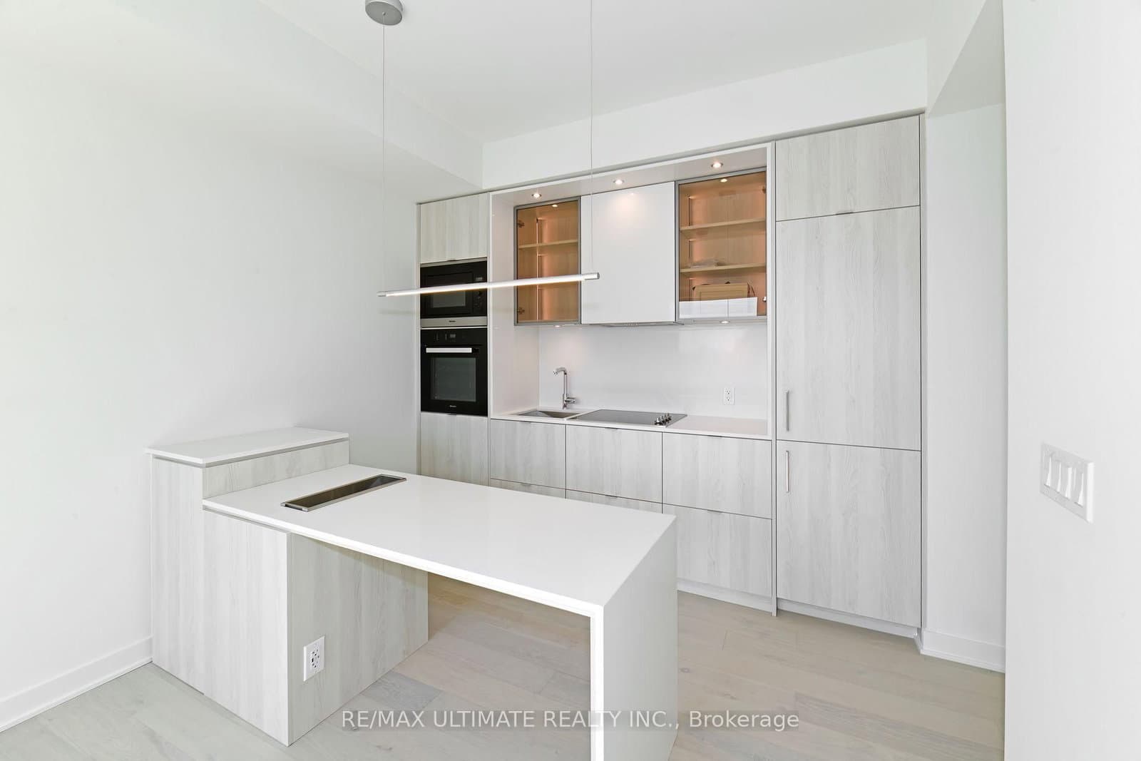 11 Yorkville Avenue, Unit 1713 thumbnail 10