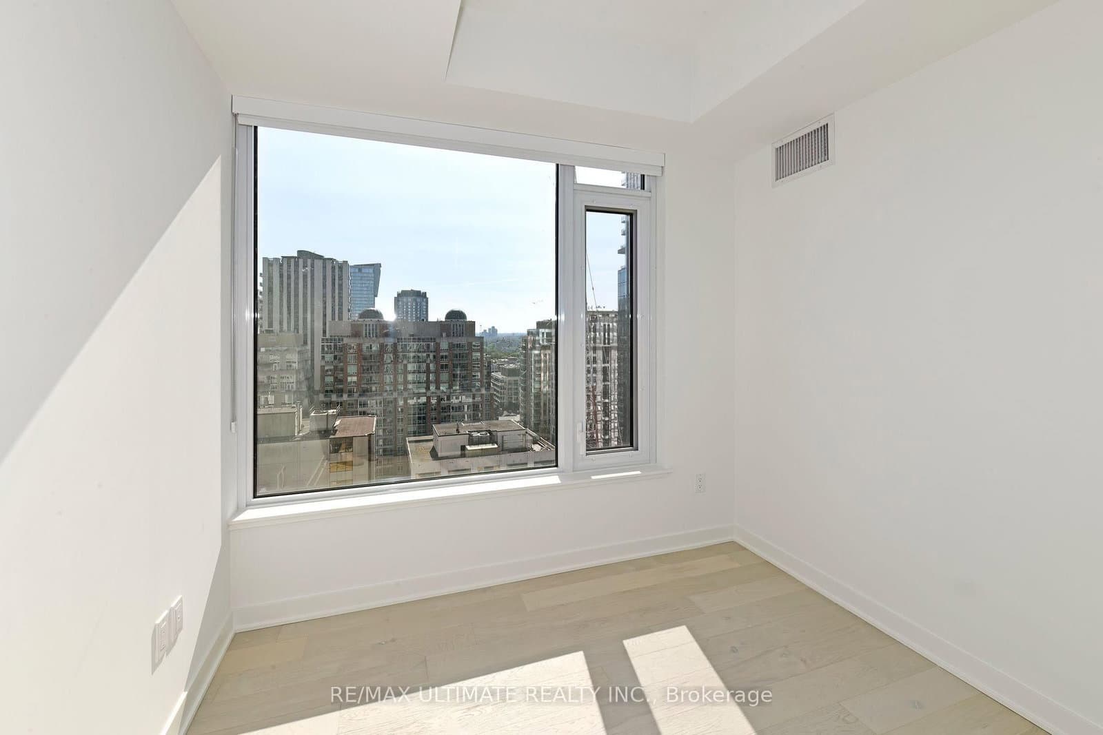 11 Yorkville Avenue, Unit 1713 thumbnail 13
