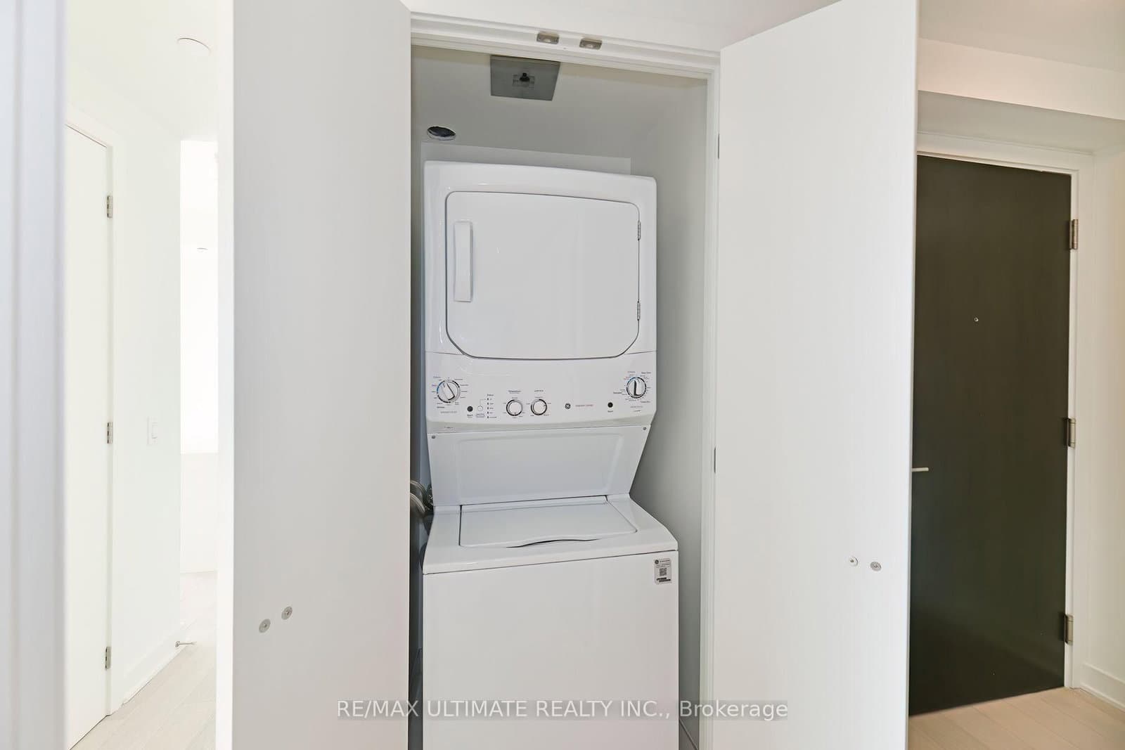 11 Yorkville Avenue, Unit 1713 thumbnail 15