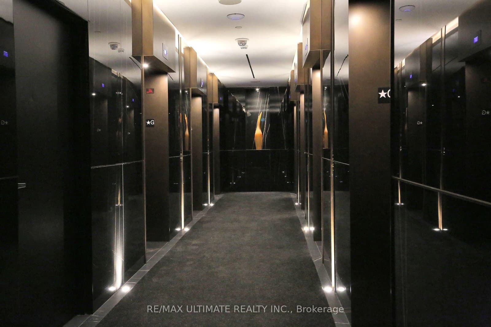 11 Yorkville Avenue, Unit 1713 thumbnail 3
