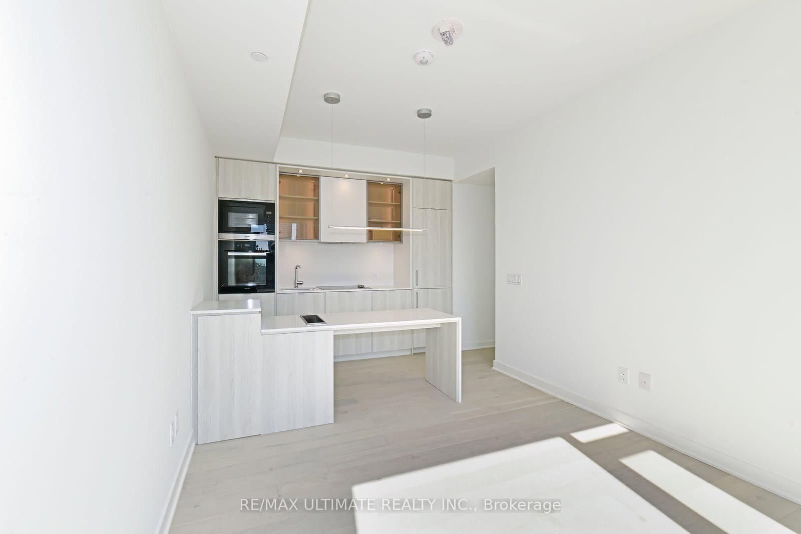 11 Yorkville Avenue, Unit 1713 thumbnail 9