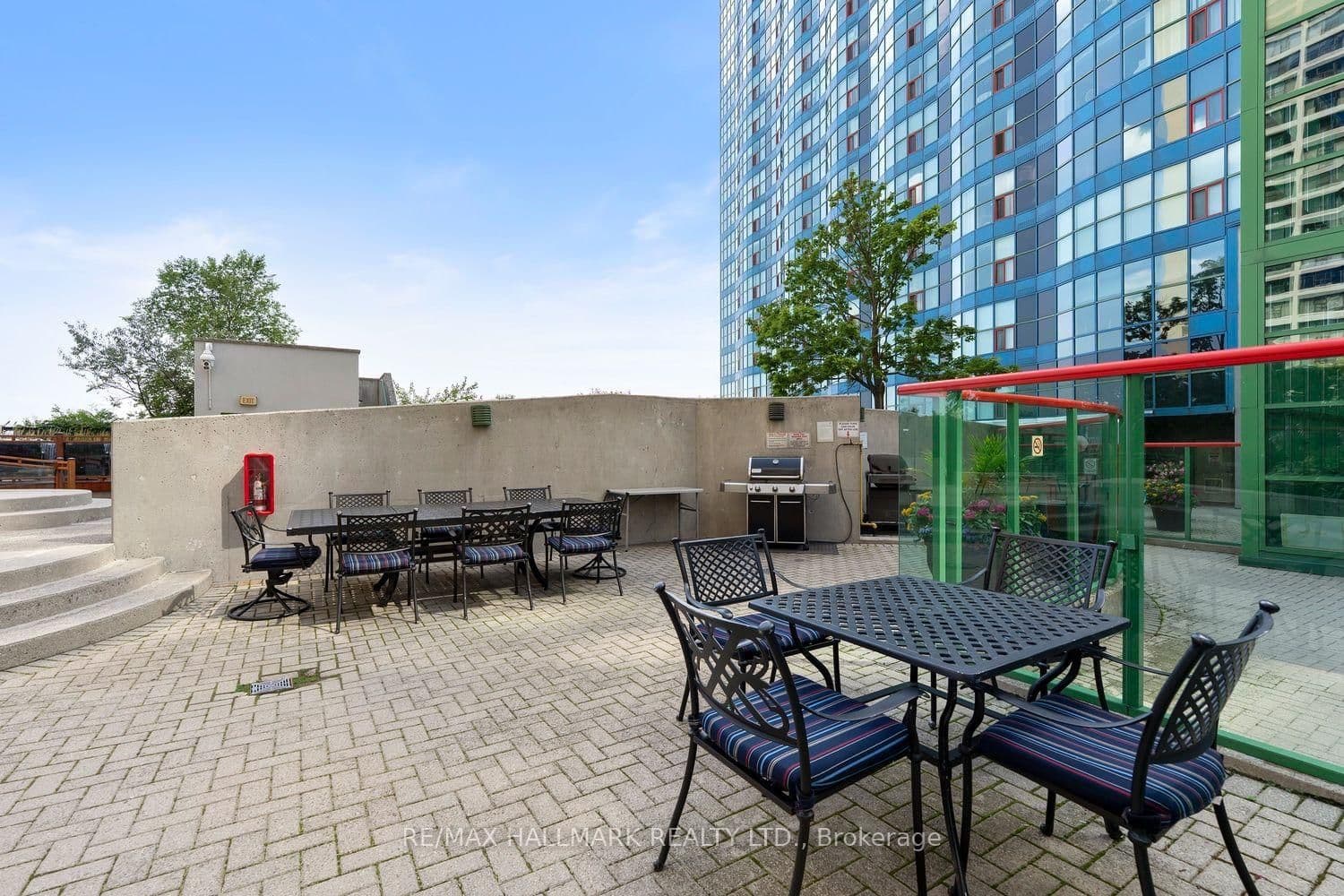 77 Harbour Square, Unit 504 thumbnail 13