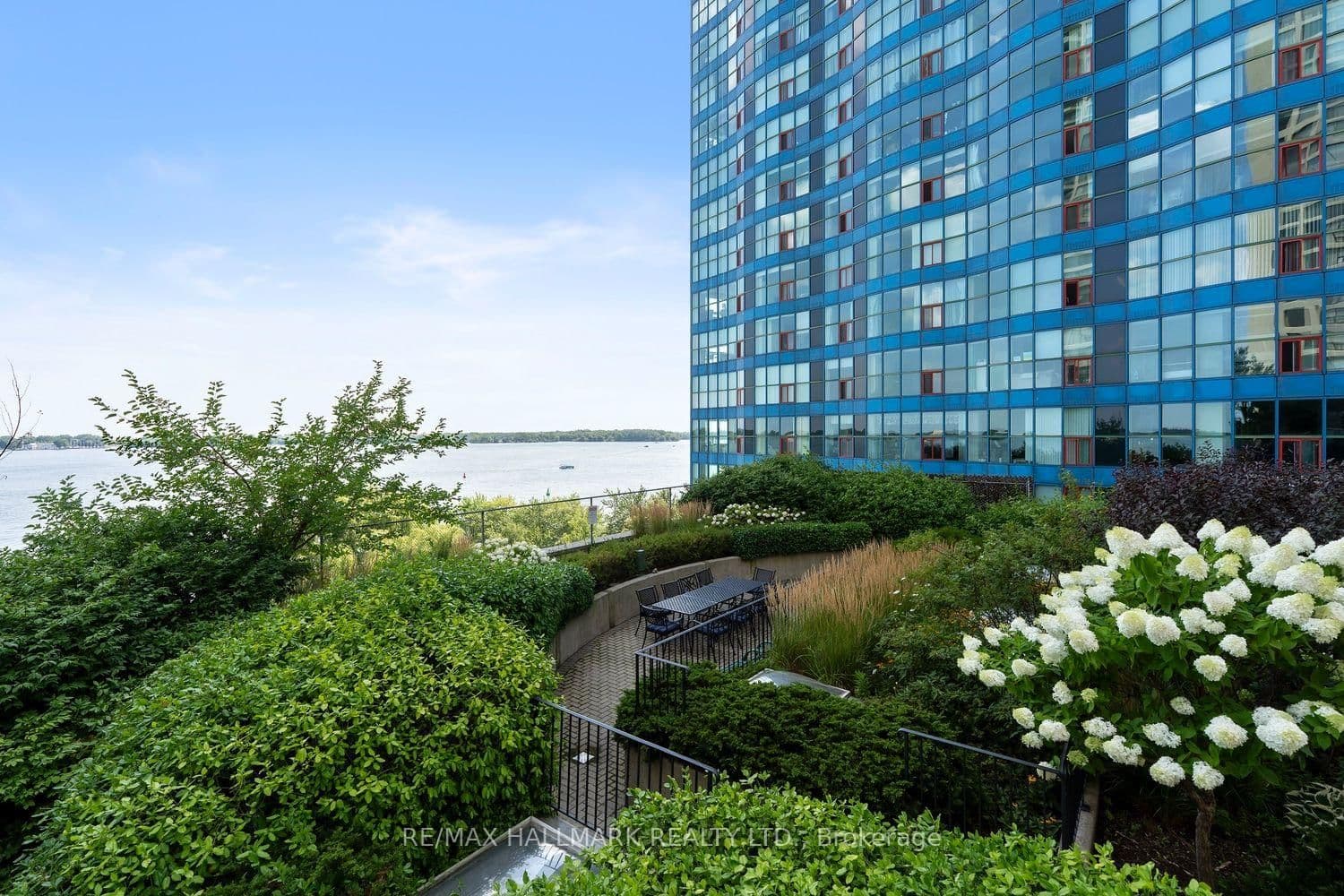 77 Harbour Square, Unit 504 thumbnail 17
