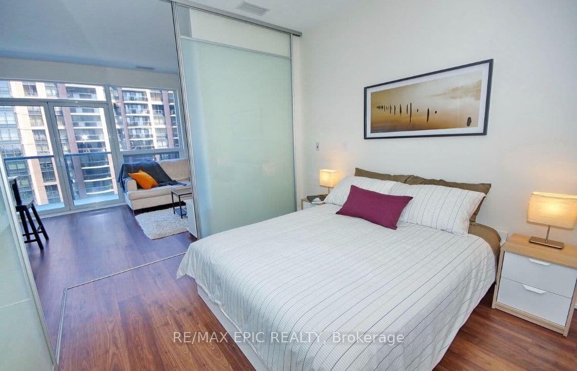 5 Sheppard Avenue E, Unit 1824 thumbnail 8