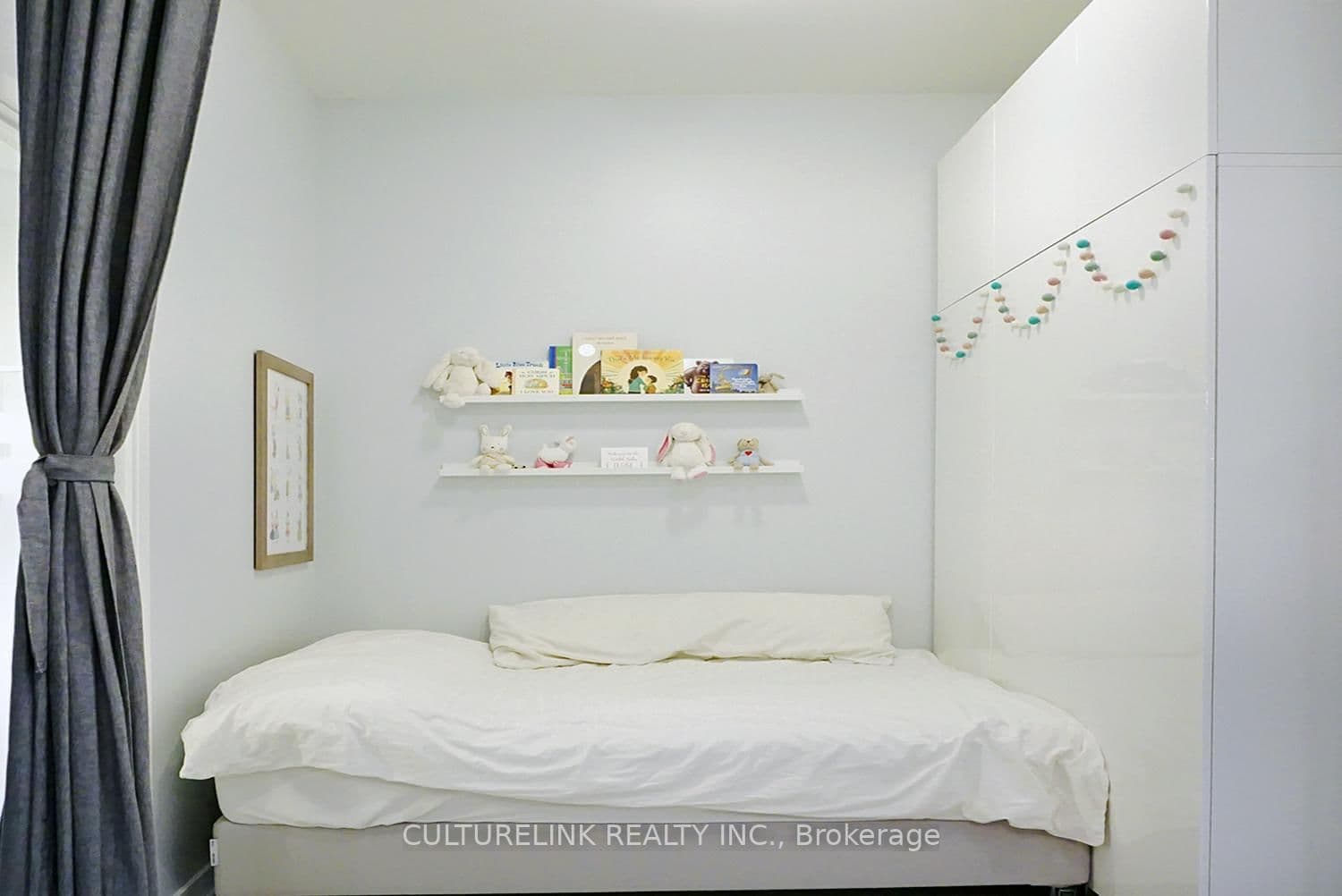 33 Singer Court, Unit TH11 thumbnail 8