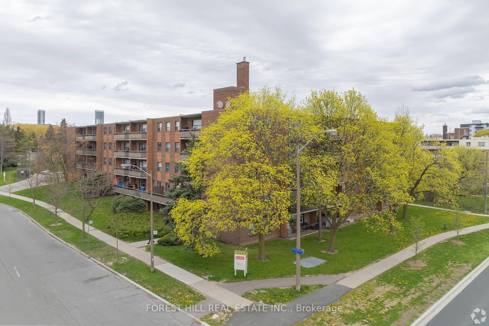 32 Clayland Drive, Unit 301 thumbnail 17