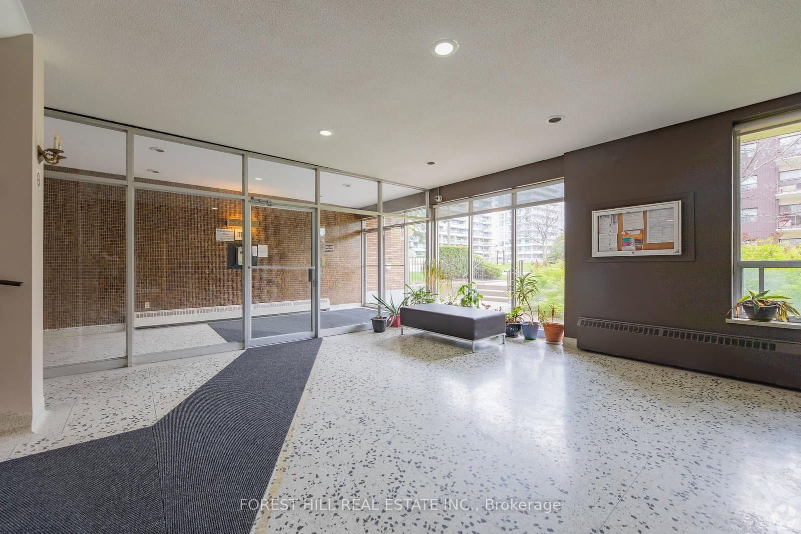 32 Clayland Drive, Unit 512 thumbnail 4