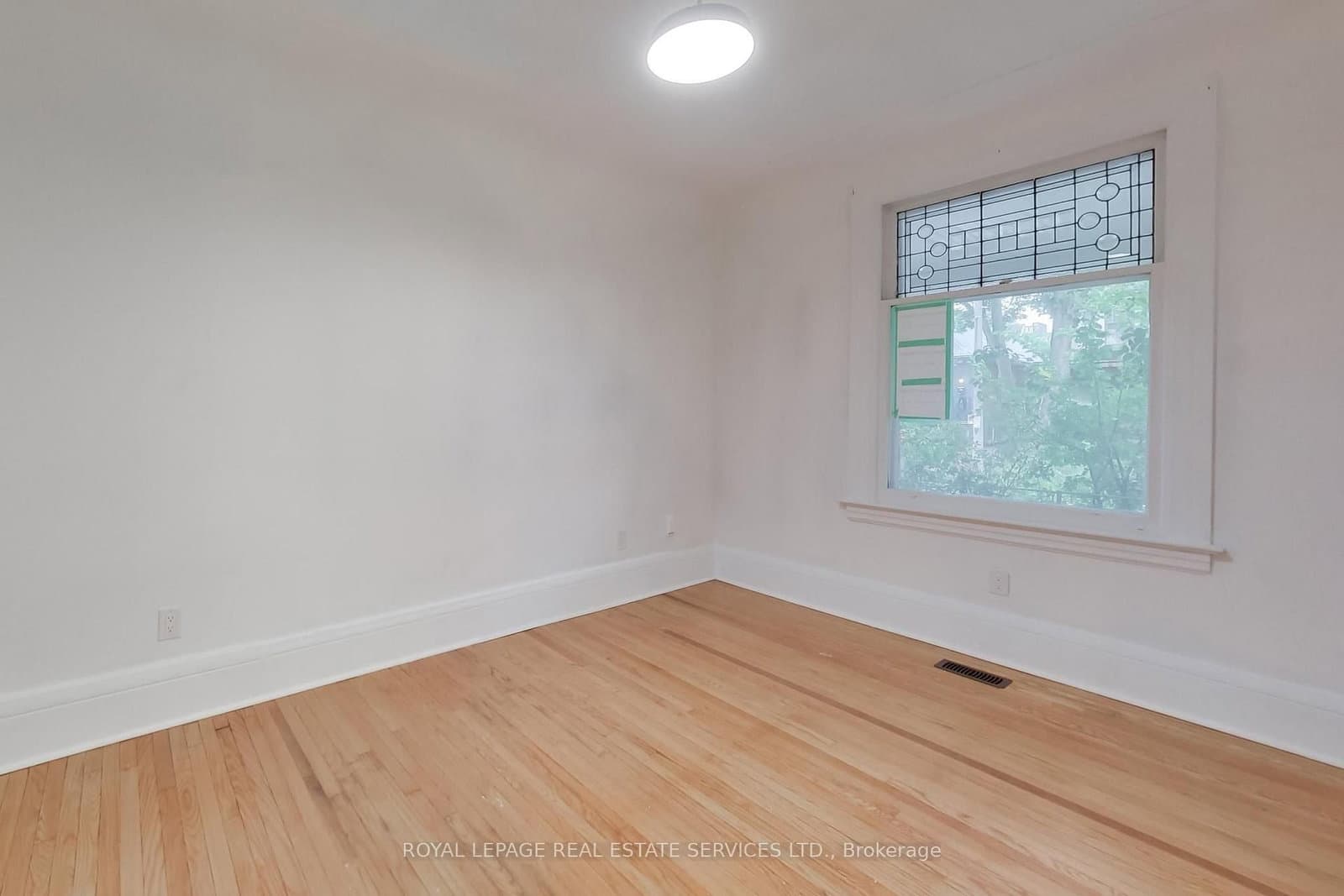 218 Montrose Avenue, Unit Upper thumbnail 5