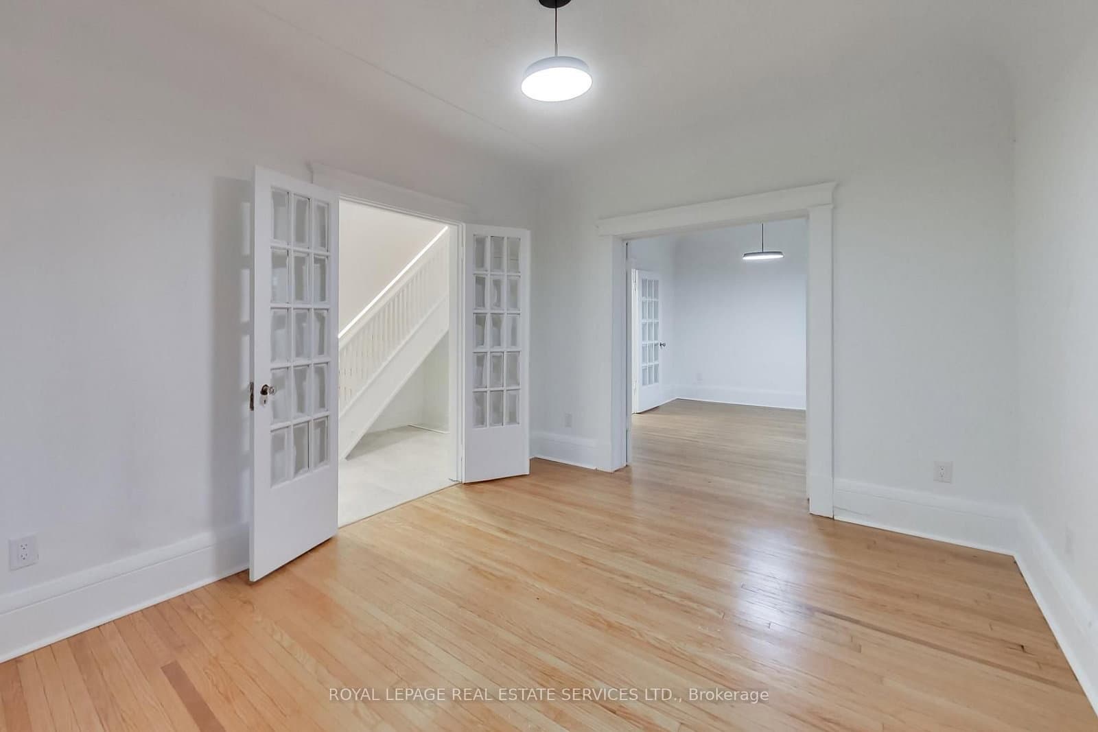 218 Montrose Avenue, Unit Upper thumbnail 7