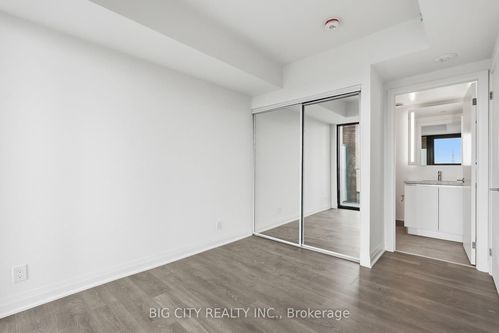 25 Frederick Todd Way, Unit 710 thumbnail 12