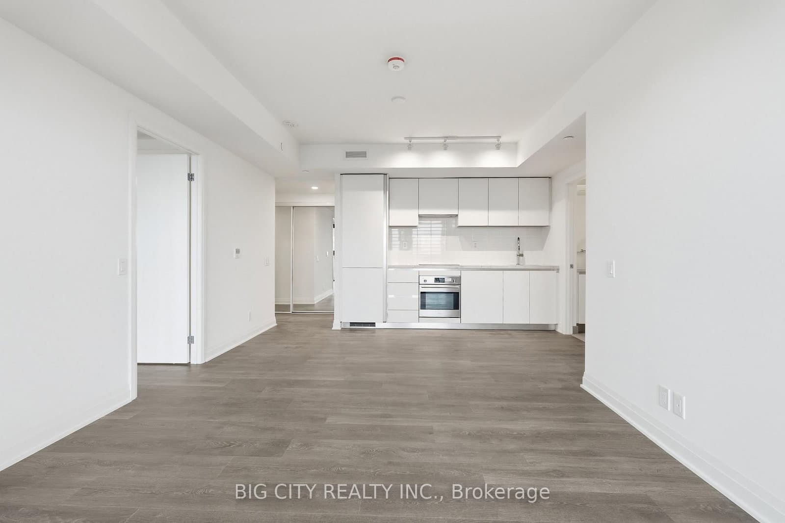 25 Frederick Todd Way, Unit 710 thumbnail 8