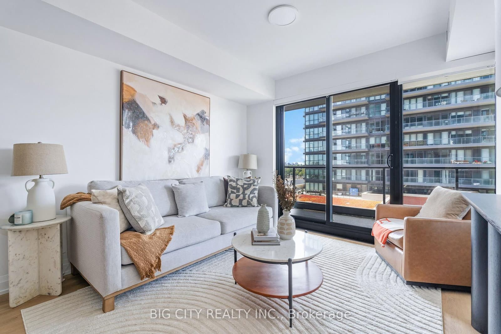 36 Brentcliffe Road, Unit 902 - Image 1