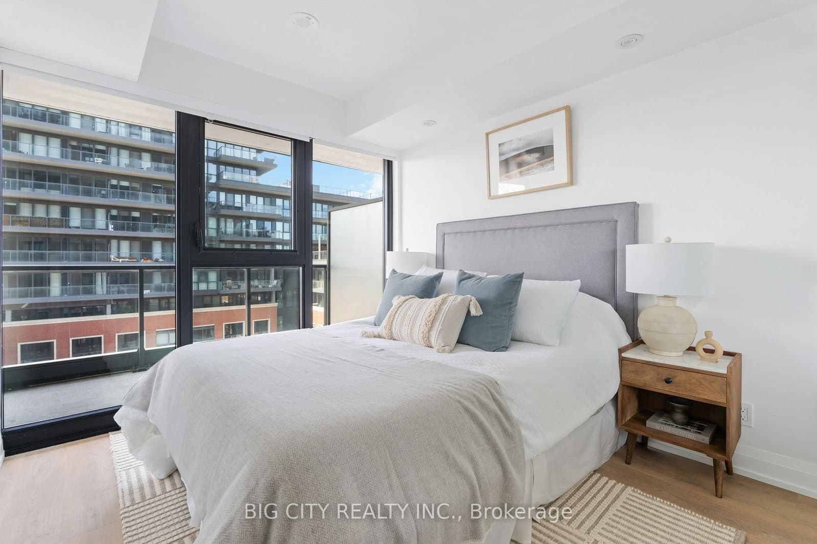 36 Brentcliffe Road, Unit 902 thumbnail 13
