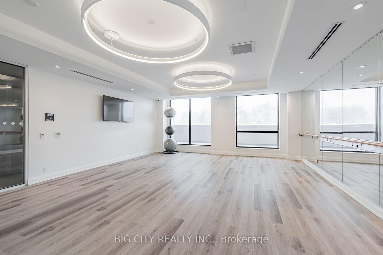 36 Brentcliffe Road, Unit 902 thumbnail 31
