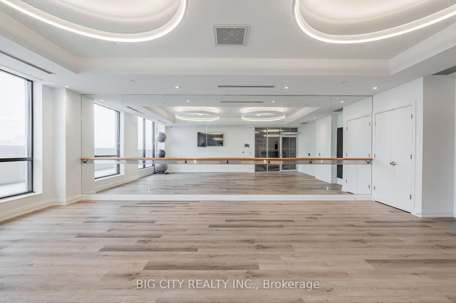 36 Brentcliffe Road, Unit 902 thumbnail 32