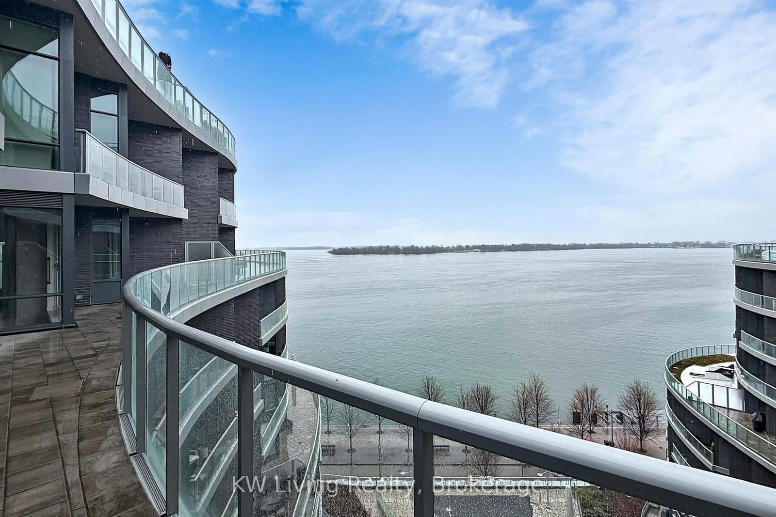 1 Edgewater Drive, Unit GPH 12 thumbnail 2