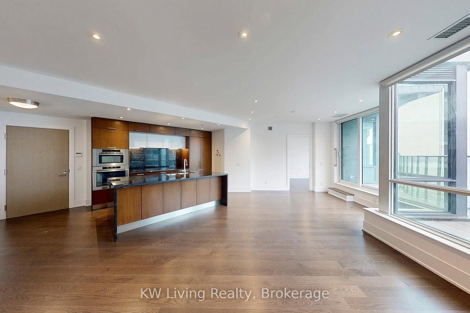 1 Edgewater Drive, Unit GPH 12 thumbnail 20