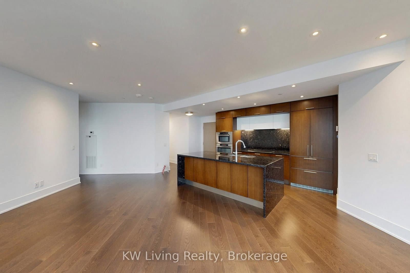 1 Edgewater Drive, Unit GPH 12 thumbnail 22