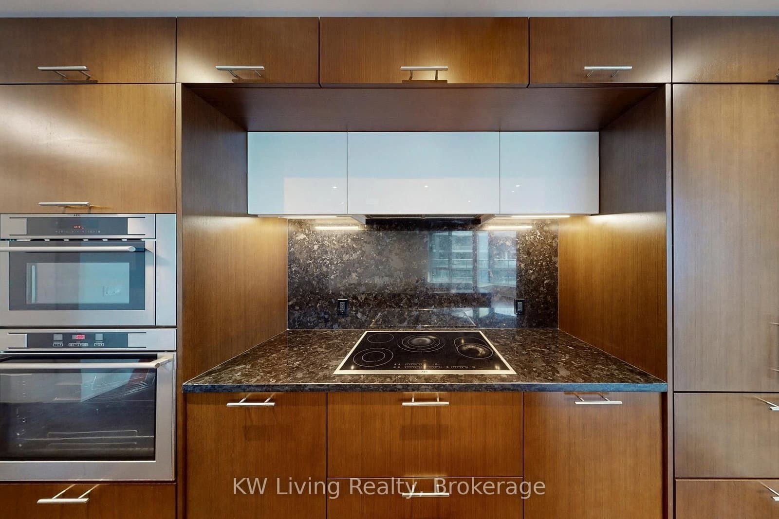 1 Edgewater Drive, Unit GPH 12 thumbnail 25