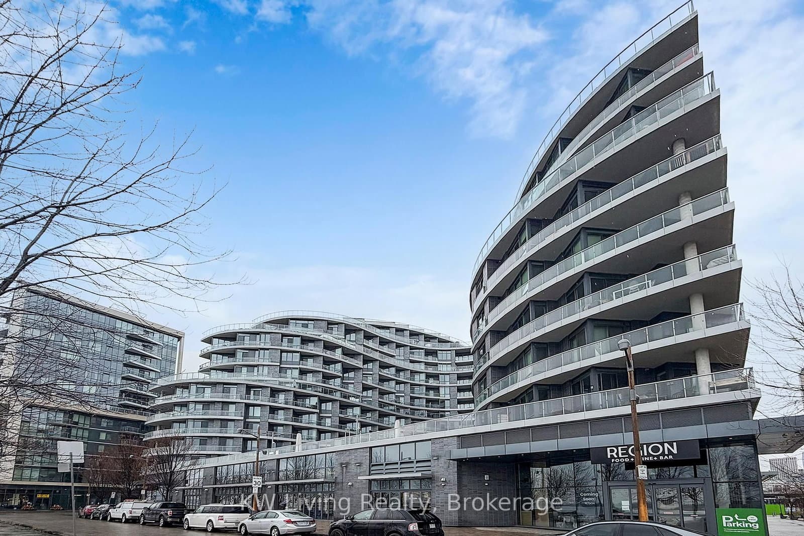 1 Edgewater Drive, Unit GPH 12 thumbnail 3