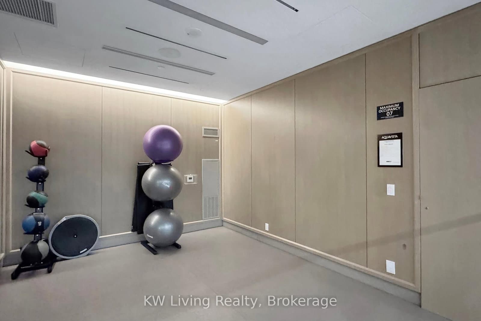 1 Edgewater Drive, Unit GPH 12 thumbnail 48